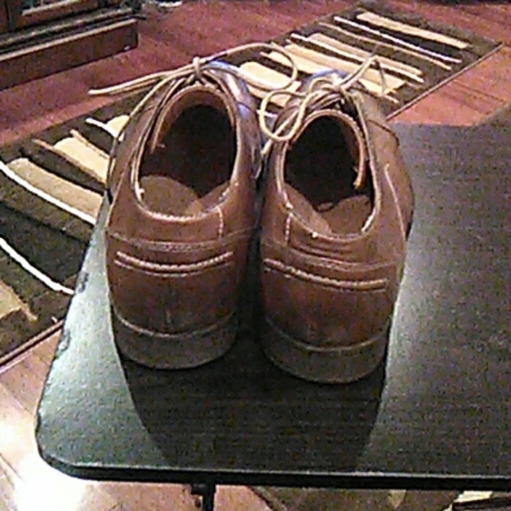 Shoes - Picture 4 of 8